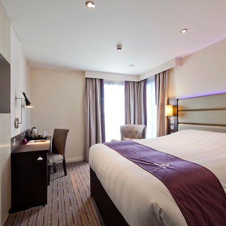 Premier Inn London Tolworth Kingston upon Thames  Extérieur photo