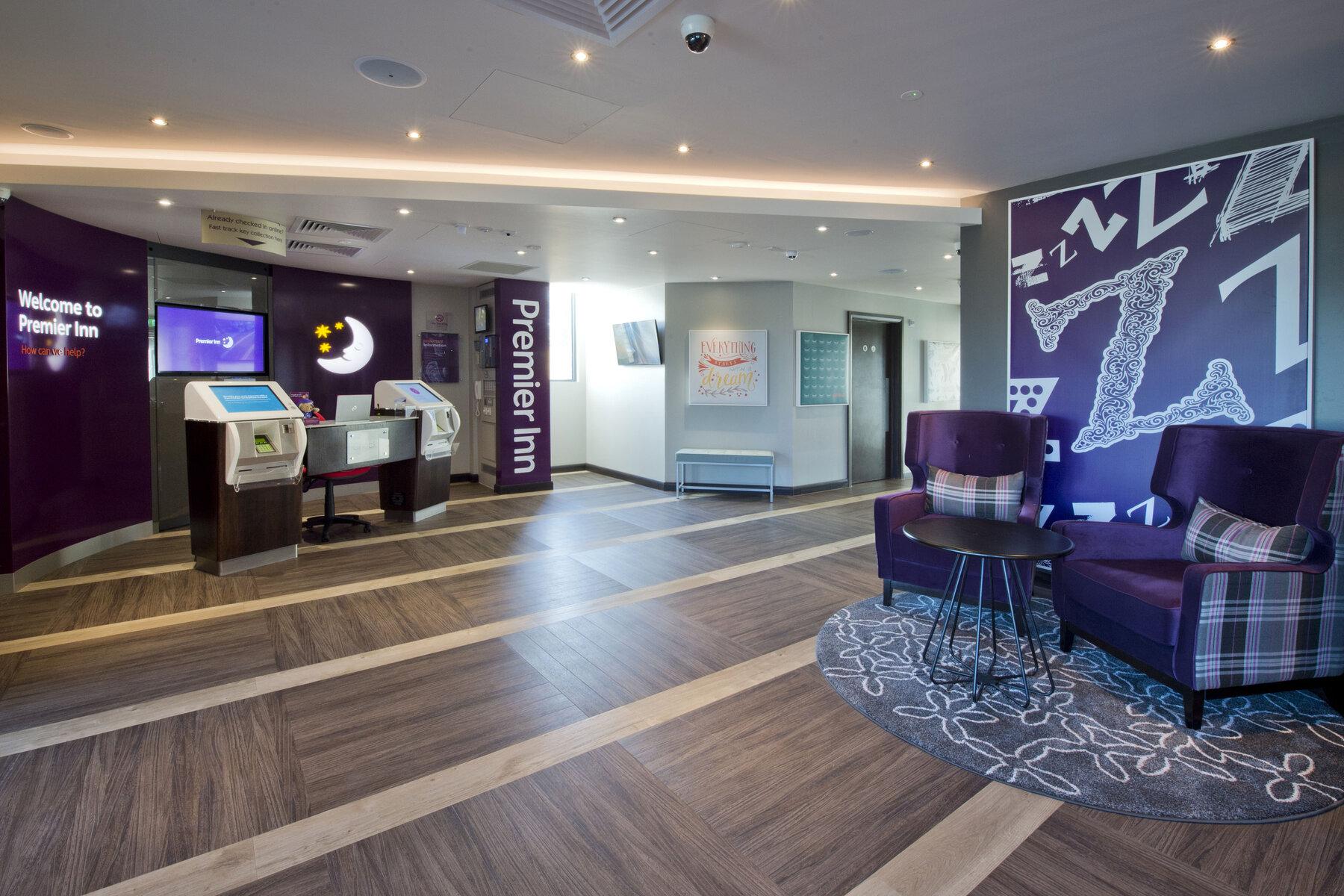 Premier Inn London Tolworth Kingston upon Thames  Extérieur photo