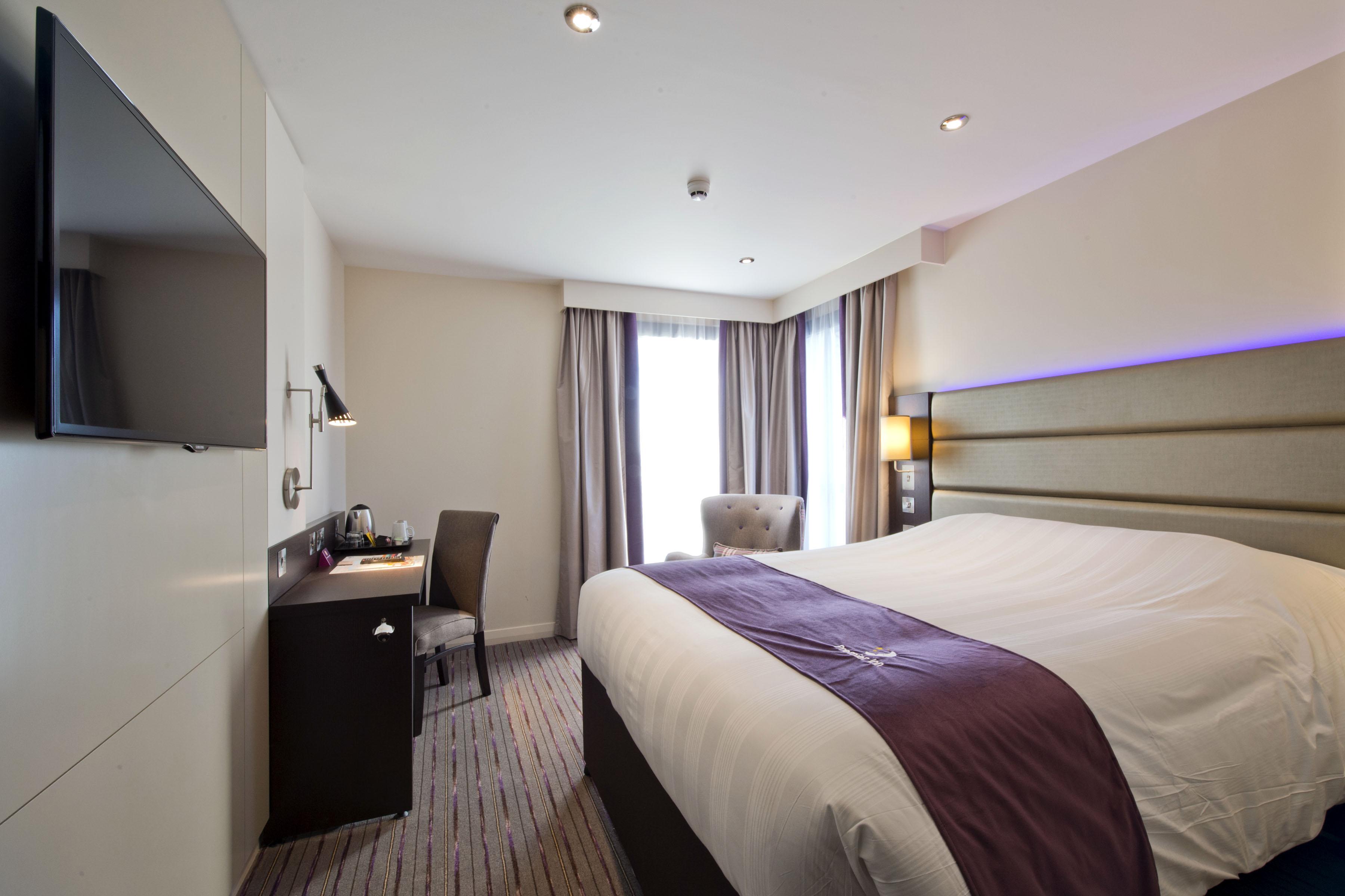 Premier Inn London Tolworth Kingston upon Thames  Extérieur photo